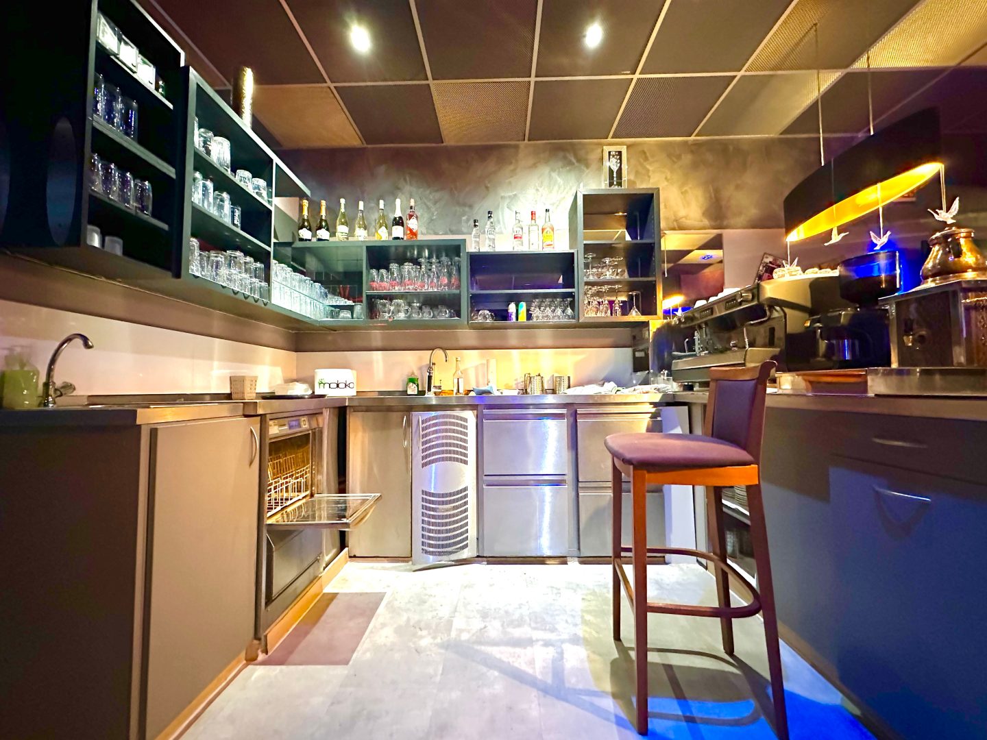 Bar