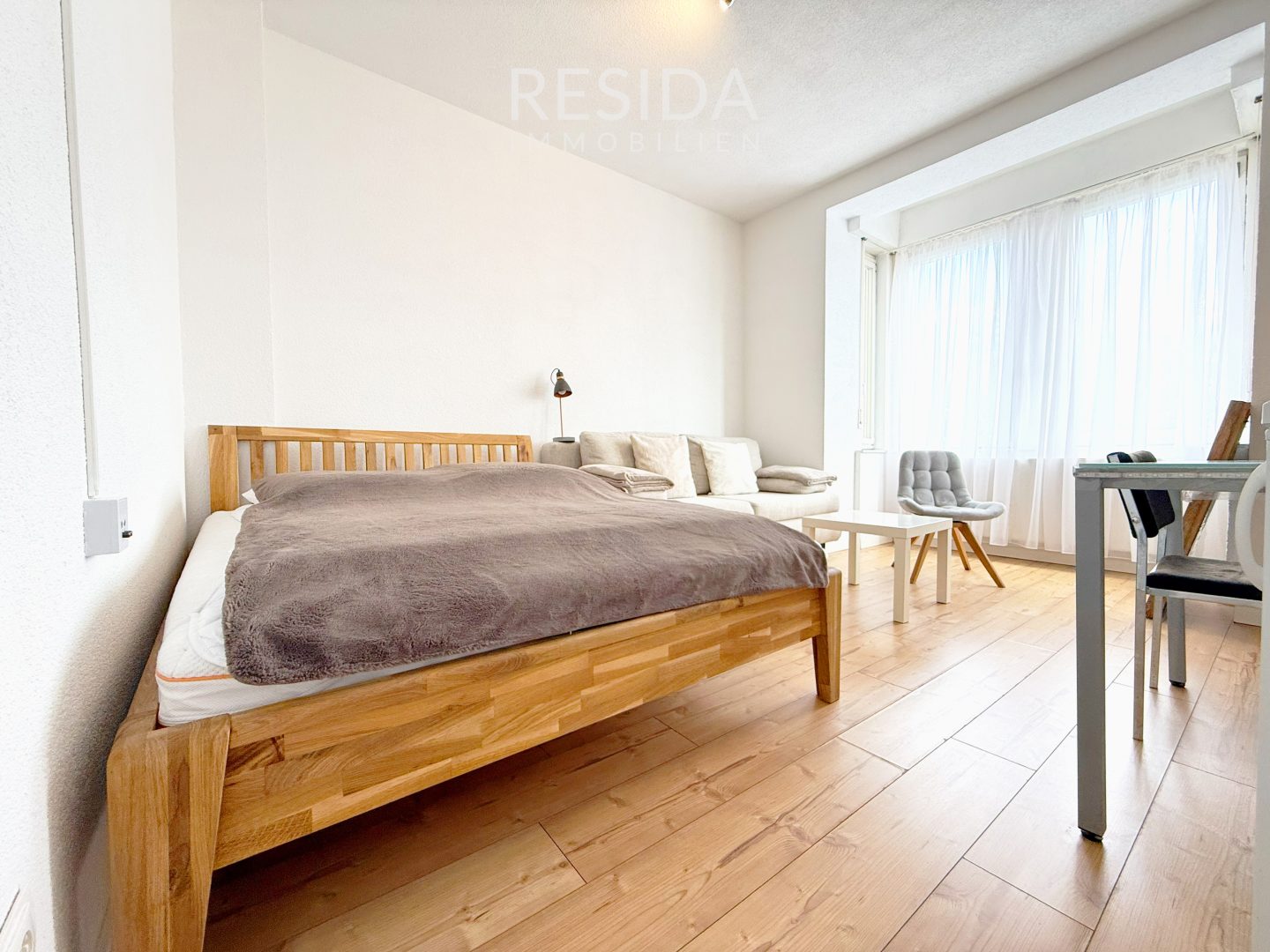 Schlafzimmer 1